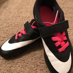 Cleats Nike girl